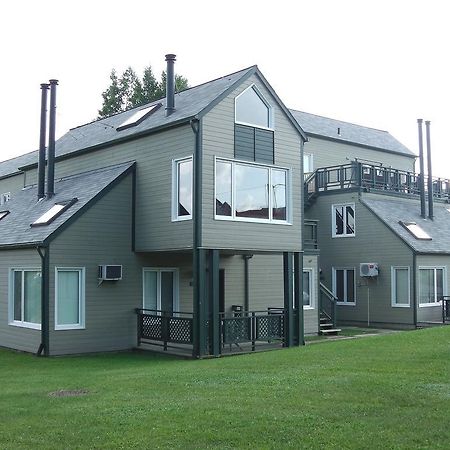 Holiday Villa Resorts At Mont Ste Anne بيوبره المظهر الخارجي الصورة