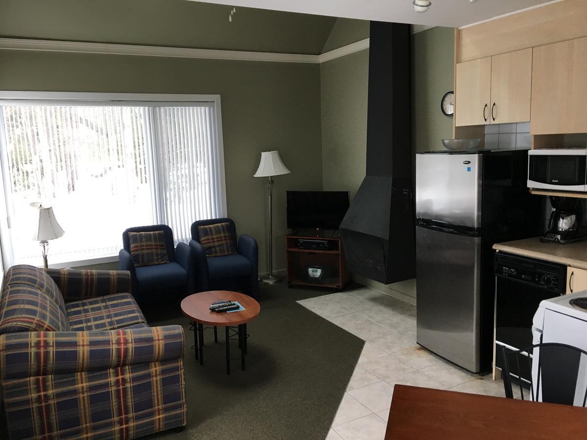 Holiday Villa Resorts At Mont Ste Anne بيوبره المظهر الخارجي الصورة