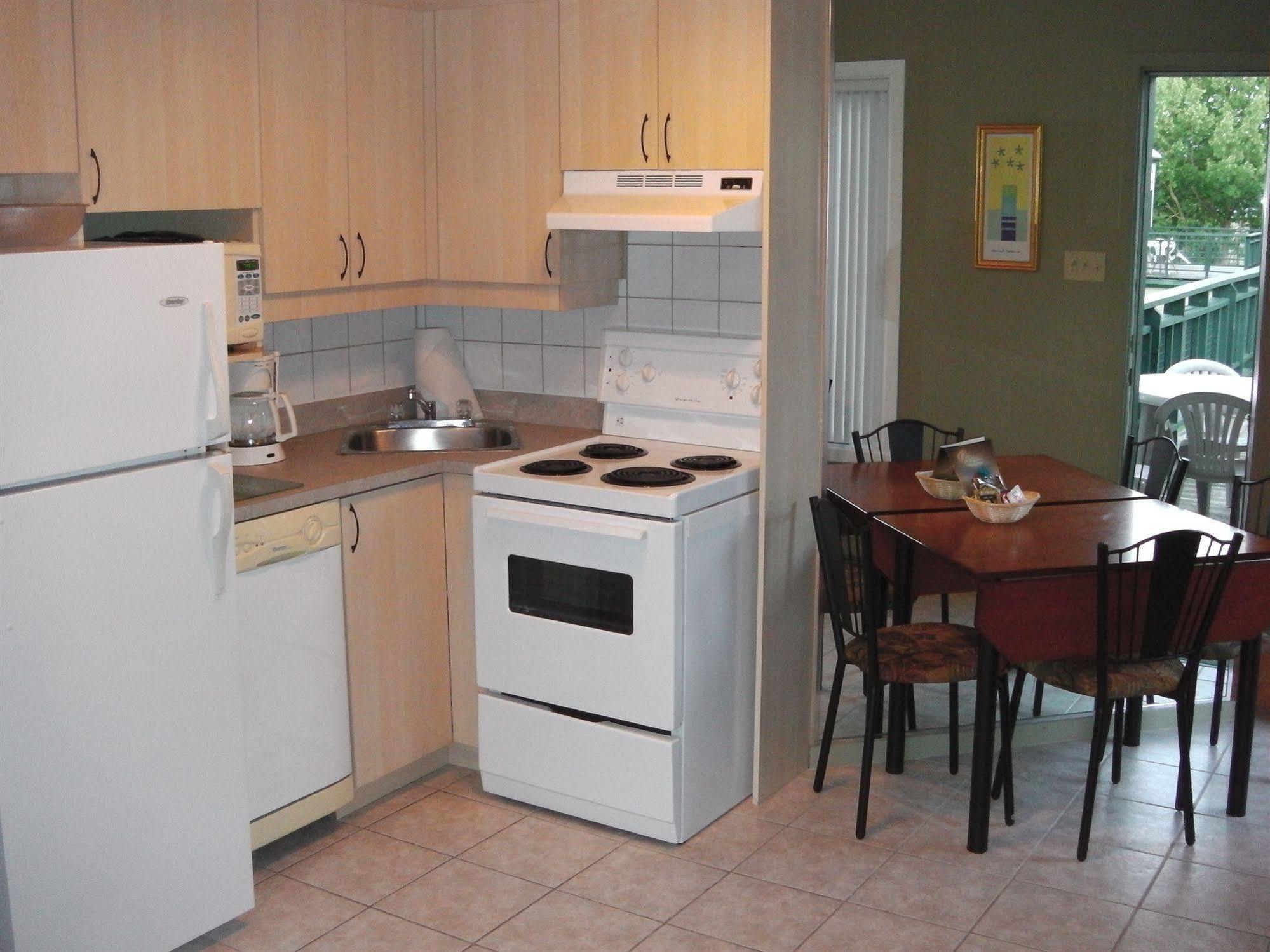Holiday Villa Resorts At Mont Ste Anne بيوبره المظهر الخارجي الصورة