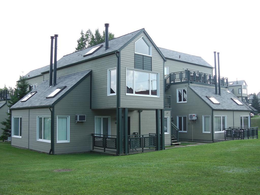 Holiday Villa Resorts At Mont Ste Anne بيوبره المظهر الخارجي الصورة